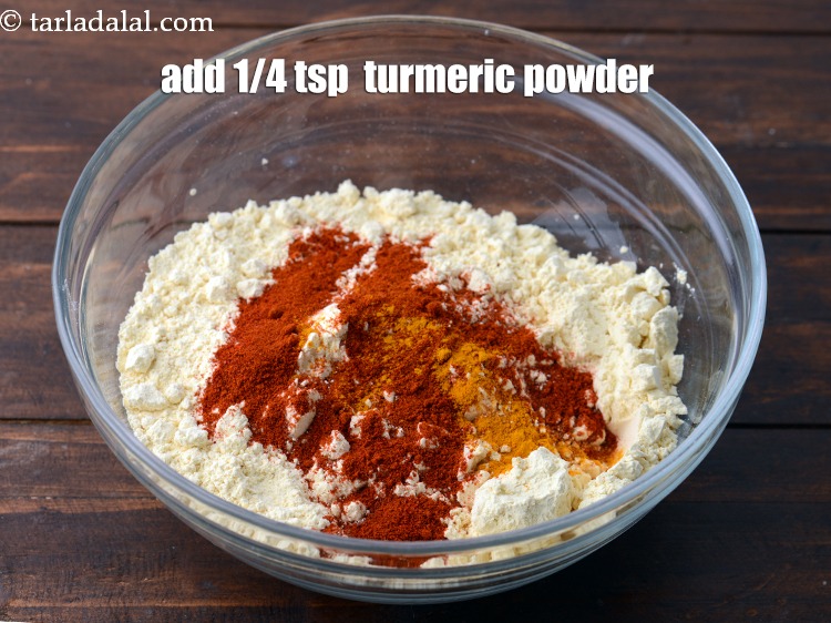 Step 5 – Add 1/4 tsp&nbsp;&nbsp;<a href="https://www.tarladalal.com/glossary-turmeric-powder-haldi-645i">turmeric powder (haldi)</a>.&nbsp; &nbsp; &nbsp;