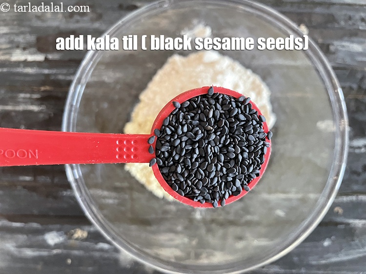 Step 5 – Add&nbsp;<meta charset="UTF-8" />2 tsp&nbsp;<a href="glossary-black-sesame-seeds-kala-til-kale-til-862i">black sesame seeds (kala til)</a>.