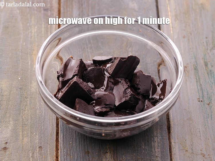 स्टेप 5 – १ मिनट के लिए हाई पे माइक्रोवेव करें।