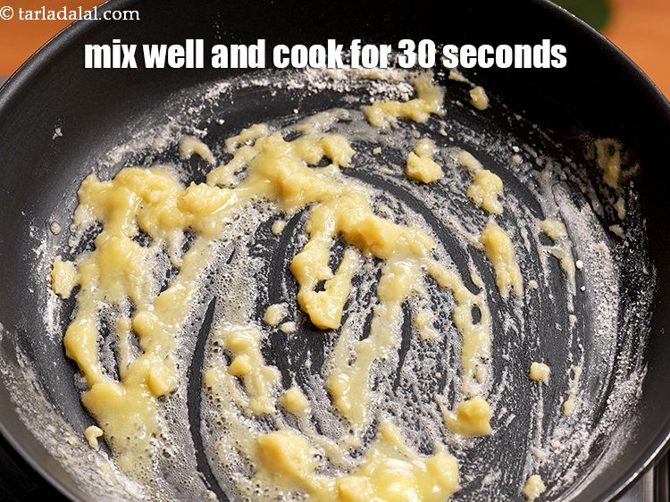 Step 5 – Mix well and cook on a medium flame for 30 seconds, while stirring continuously.