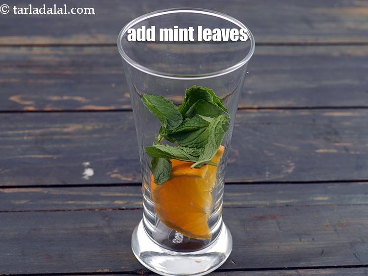 Step 5 – Add 10&nbsp;<a href="https://www.tarladalal.com/glossary-mint-leaves-pudina-phudina-521i">mint leaves (pudina)</a>.