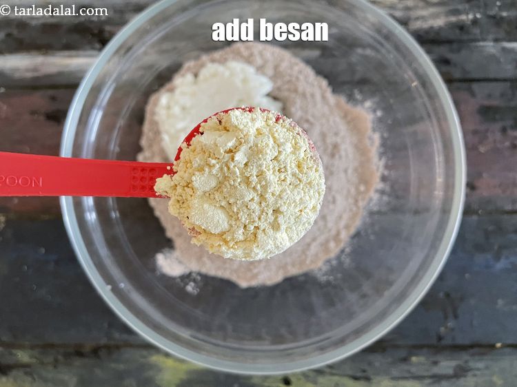 Step 7 – Add&nbsp;<meta charset="UTF-8" />2 tbsp&nbsp;<a href="glossary-besan-chana-dal-flour-bengal-gram-flour-952i">besan (bengal gram flour)</a>.