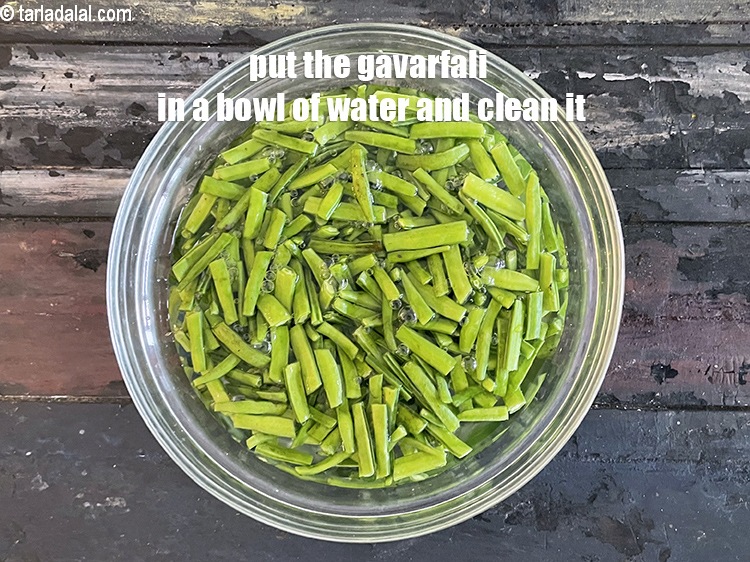 Step 5 – Put in a bowl of water and clean the gavarfali.&nbsp;