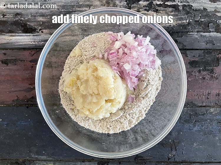 Step 5 – Add&nbsp;<meta charset="UTF-8" />1/4 cup&nbsp;finely&nbsp;<a href="glossary-chopped-onions-722i">chopped onions</a>.