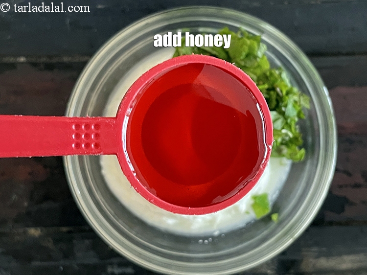 Step 14 – Add&nbsp;<meta charset="UTF-8" />1 tbsp&nbsp;<a href="glossary-organic-honey-2537i">organic honey</a>&nbsp;or regular honey.