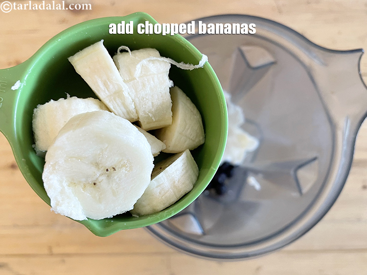 Step 10 – Add&nbsp;<meta charset="UTF-8" />1 cup&nbsp;<a href="glossary-chopped-bananas-20i">chopped bananas</a>.