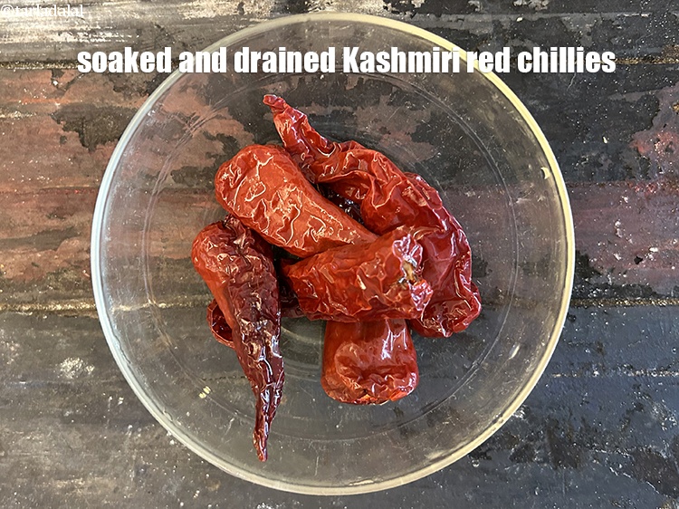 स्टेप 13 – जैन पाव भाजी पेस्ट के लिए उपयोग की जाने वाली …