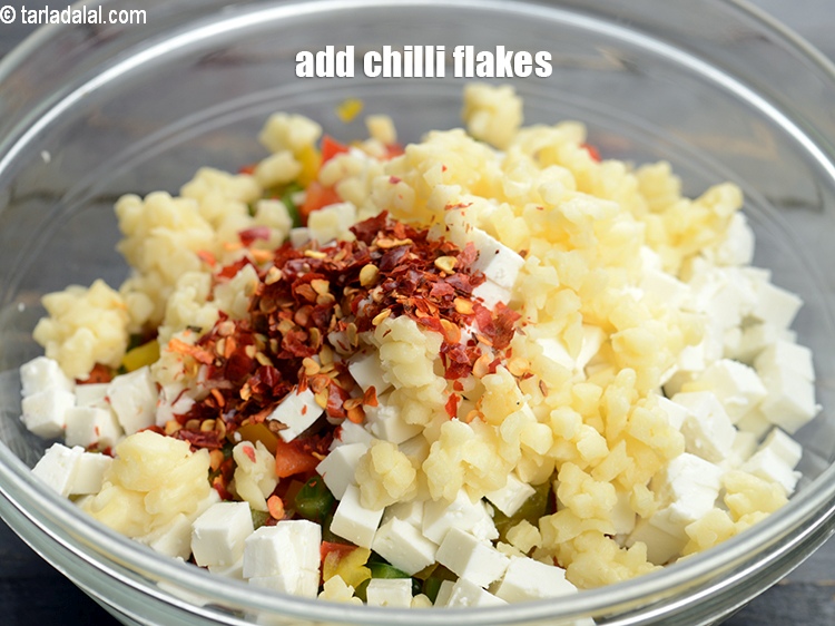 Step 6 – Add 1 tsp chilli flakes.
