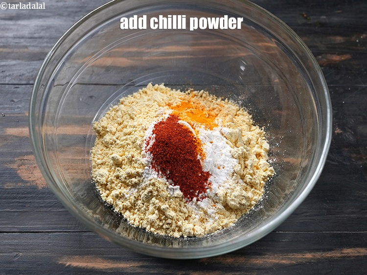 Step 6 – Add 1/2 tsp chilli powder.