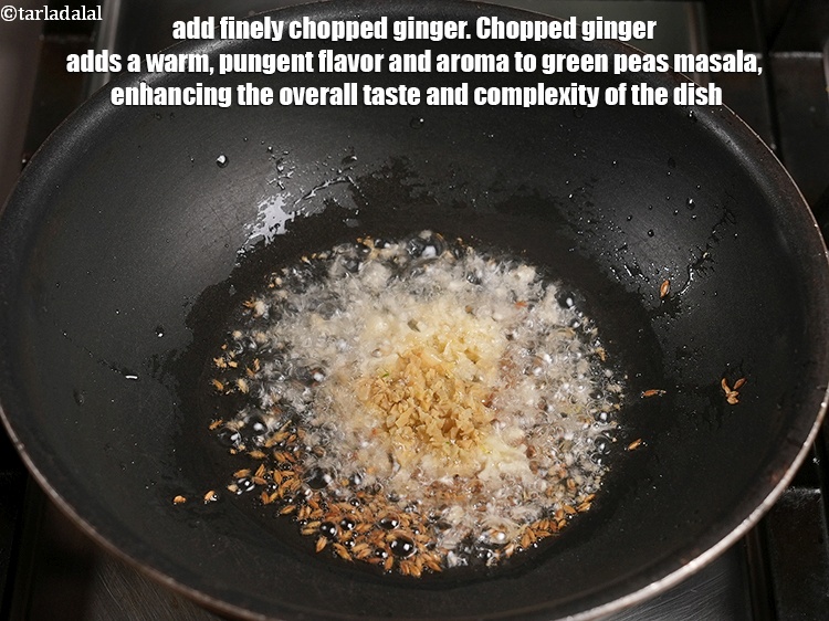 स्टेप 6 – <p>१ टी-स्पून&nbsp;बारीक&nbsp;<a href="">कटा हुआ अदरक</a> डालें। कटा हुआ अदरक हरी …