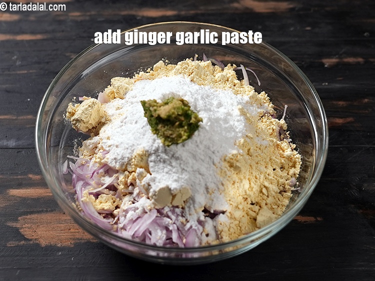 Step 6 – Add 2 tsp ginger garlic paste.