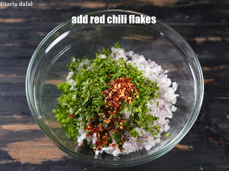 Step 6 – Add 1 tsp red chili flakes.