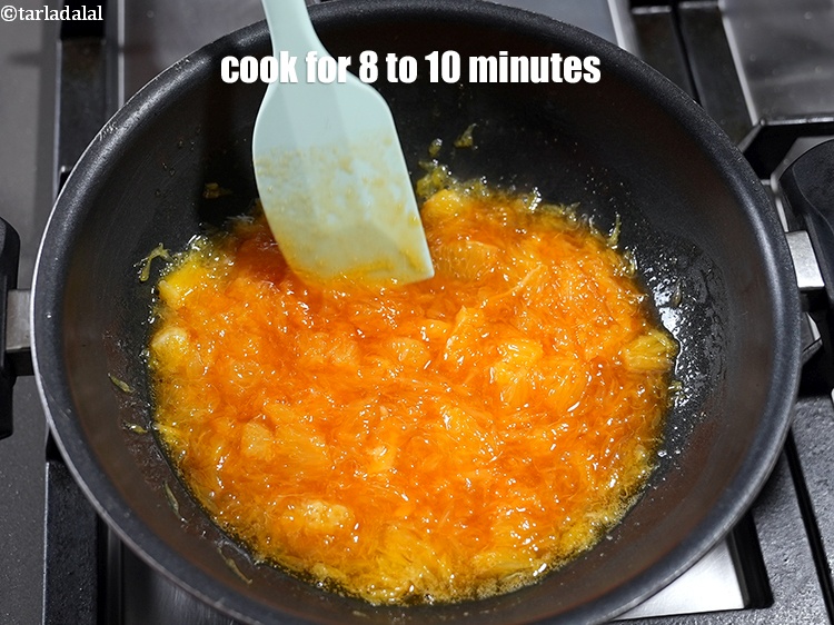Step 6 – Cook on medium flame for 8 to 10 minutes or until the moisture evaporates.