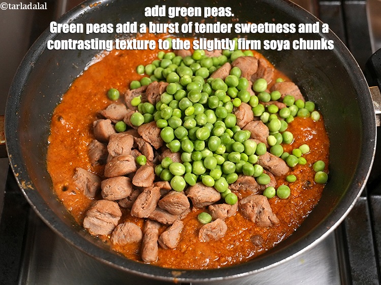 स्टेप 43 – १/२ कप&nbsp;<a href="https://www.tarladalal.com/glossary-green-peas-matar-hare-matar-vatana-hindi-180i">हरे मटर</a> डालें। हरी मटर थोड़े सख्त सोया …