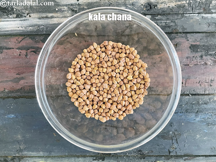 Step 3 – In a bowl, take 3/4 cup&nbsp;kala chana.