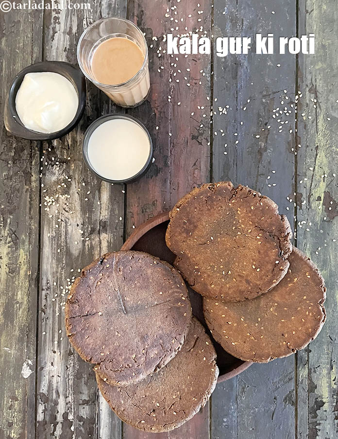 Step 56 – Serve <strong>kala gur ki roti</strong> immediately.