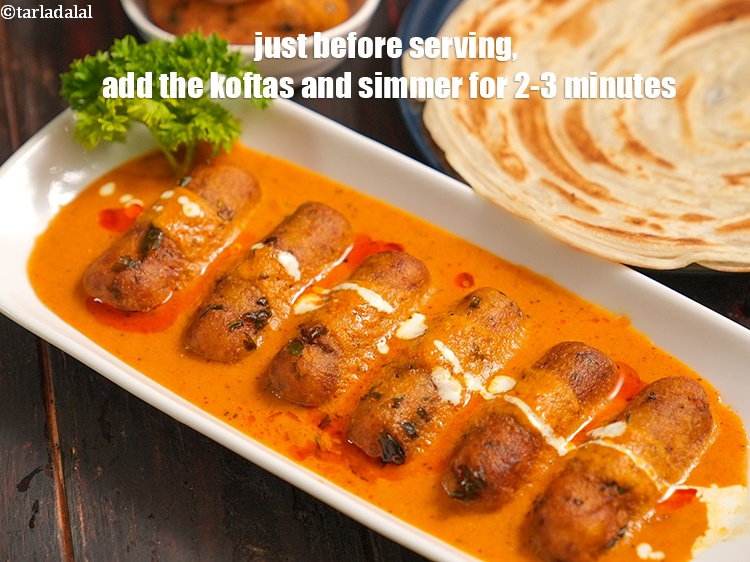 Step 52 – Just before serving, add the koftas and simmer for 2-3 minutes.