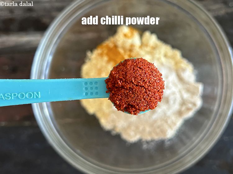 Step 7 – Add&nbsp;<meta charset="UTF-8" />1/2 tsp&nbsp;<a href="glossary-chilli-powder-red-chilli-powder-339i">chilli powder</a>.