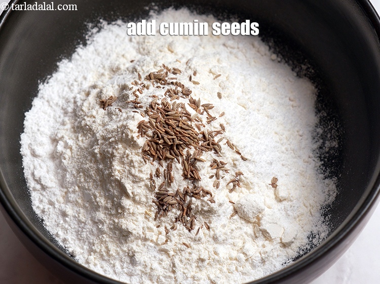 Step 6 – Add 1/2 tsp&nbsp;<a href="https://www.tarladalal.com/glossary-cumin-seeds-jeera-zeera-381i">cumin seeds (jeera)</a>.