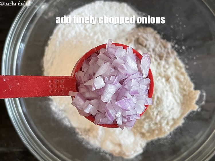 Step 6 – Add&nbsp;<meta charset="UTF-8" />2 tbsp&nbsp;finely&nbsp;<a href="glossary-chopped-onions-722i">chopped onions</a>.