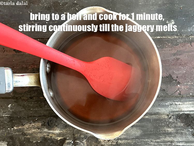 स्टेप 6 – एक उबाल आने दें और 1 मिनट तक लगातार चलाते …