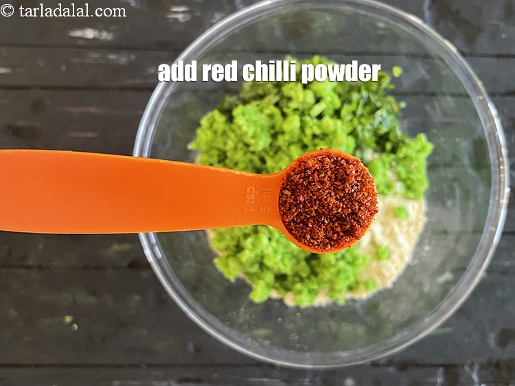 Step 6 – Add&nbsp;<meta charset="UTF-8" />1 tsp&nbsp;<a href="glossary-chilli-powder-red-chilli-powder-339i">chilli powder</a>.