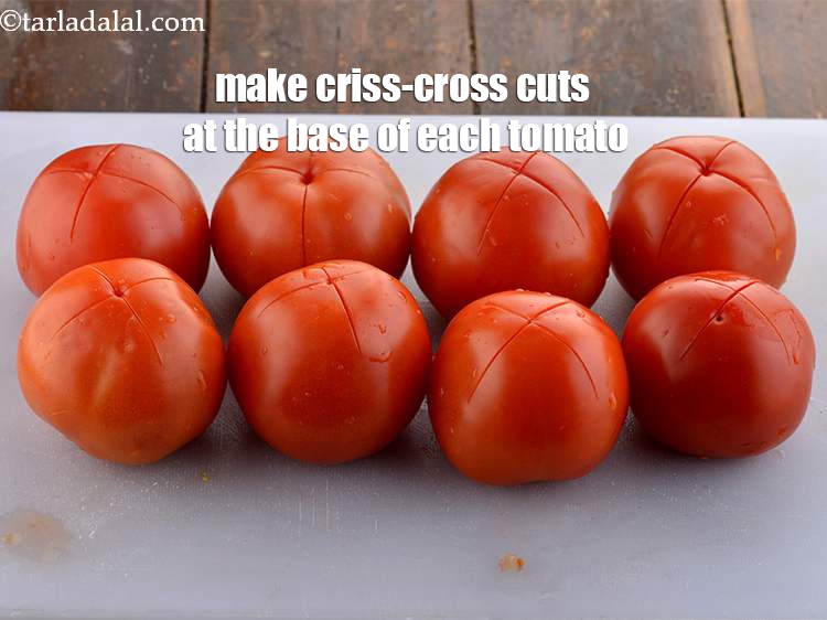 स्टेप 8 – प्रत्येक टमाटर के आधार पर आड़ा-तिरछा कट लगाएं। यह ब्लैंचिंग …
