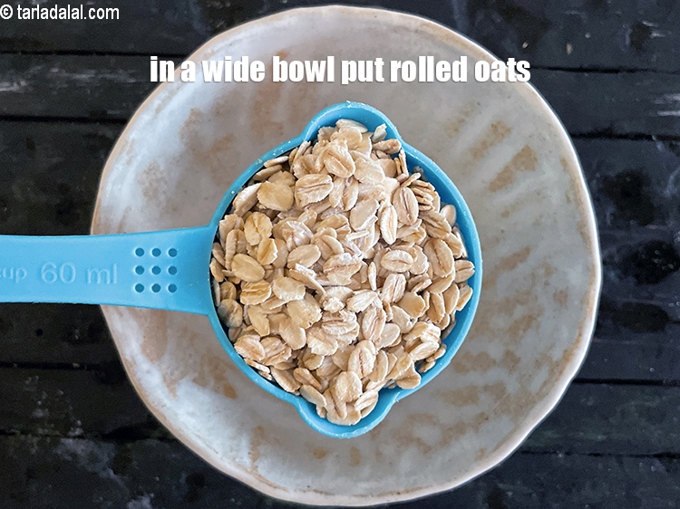 Step 7 – To make <strong>chocolate oats recipe |&nbsp;unsweetened Indian chocolate oatmeal&nbsp;|&nbsp;overnight chocolate oats with almond milk&nbsp;|&nbsp;</strong>&nbsp;in a …