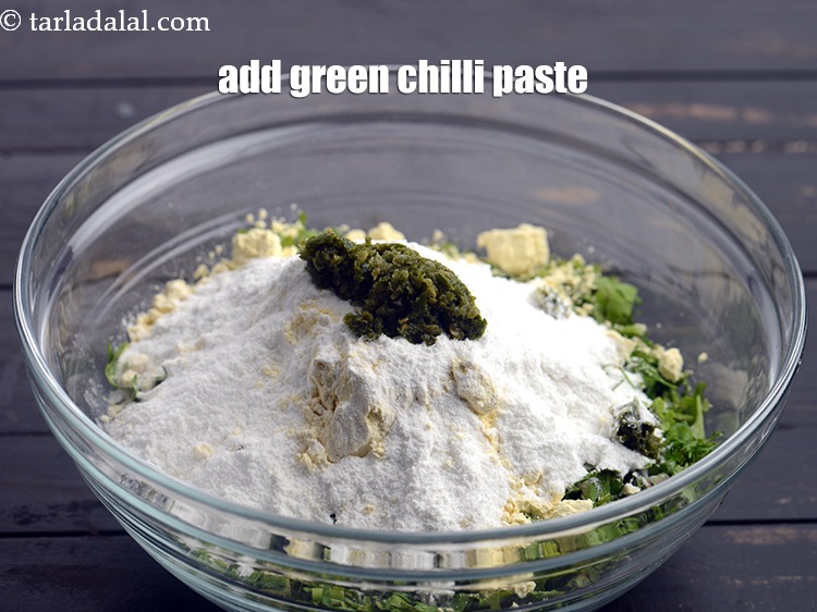 Step 6 – Add 1 tbsp <a href="https://www.tarladalal.com/glossary-ginger-green-chilli-paste-adrak-mirch-ki-paste-adrak-mirchi-paste-139i">green chilli paste</a>.