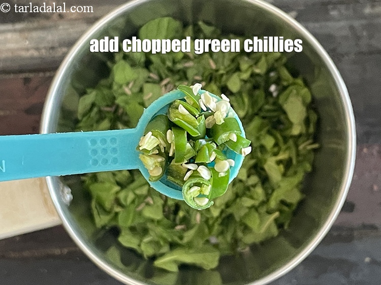 Step 6 – Add&nbsp;<meta charset="UTF-8" />1/2 tsp&nbsp;<a href="glossary-chopped-green-chilli-820i">chopped green chillies</a>.