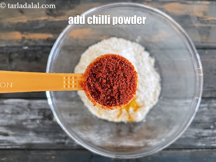 Step 6 – Add&nbsp;<meta charset="UTF-8" />1 1/2 tsp&nbsp;<a href="glossary-chilli-powder-red-chilli-powder-339i">chilli powder</a>.