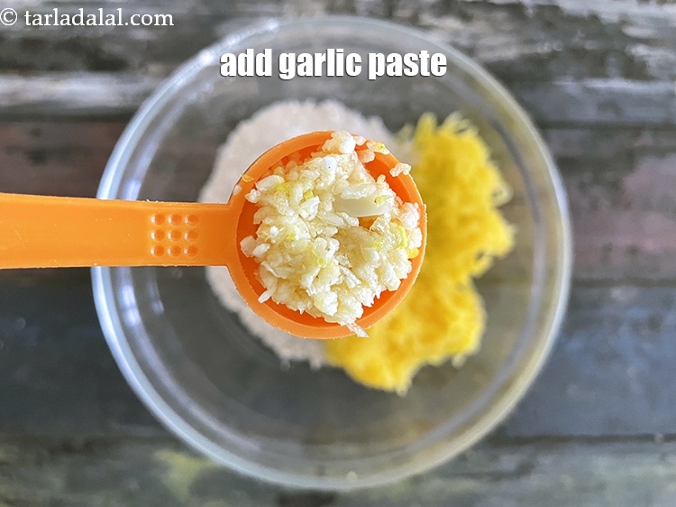 Step 9 – Add&nbsp;<meta charset="UTF-8" />1 tsp&nbsp;<a href="glossary-garlic-paste-lehsun-ki-paste-lahsun-ki-paste-350i">garlic (lehsun) paste</a>.