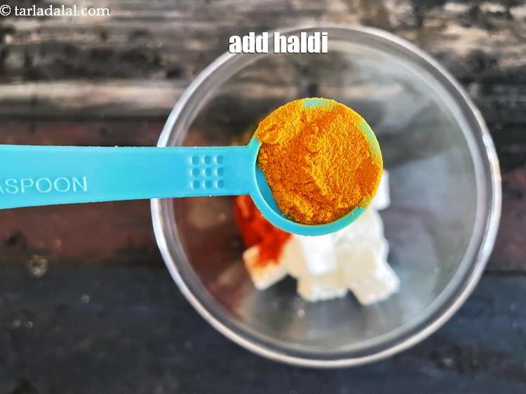 Step 6 – Add&nbsp;1/2 tsp&nbsp;<a href="glossary-turmeric-powder-haldi-645i">turmeric powder (haldi)</a>.