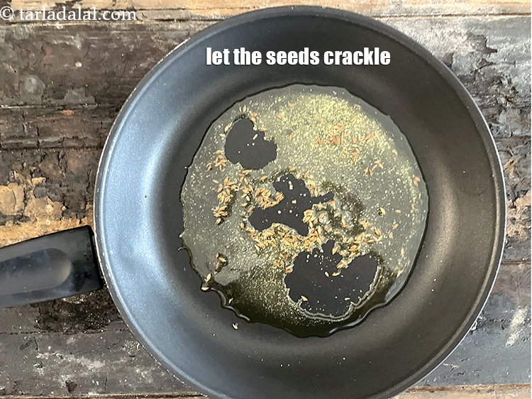 स्टेप 6 – बीज को चटकने दें।