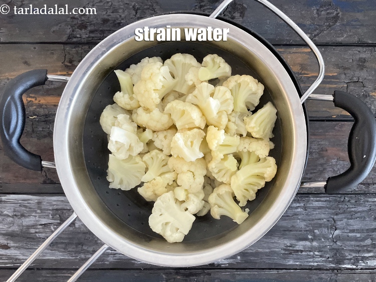 Step 6 – <meta charset="UTF-8" />Strain water.&nbsp;