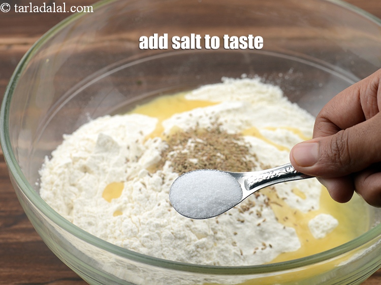 स्टेप 7 – <p>स्वादानुसार <a href="">नमक</a>&nbsp;डालें।</p>