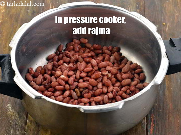 Step 6 – In a pressure cooker, add rajma.