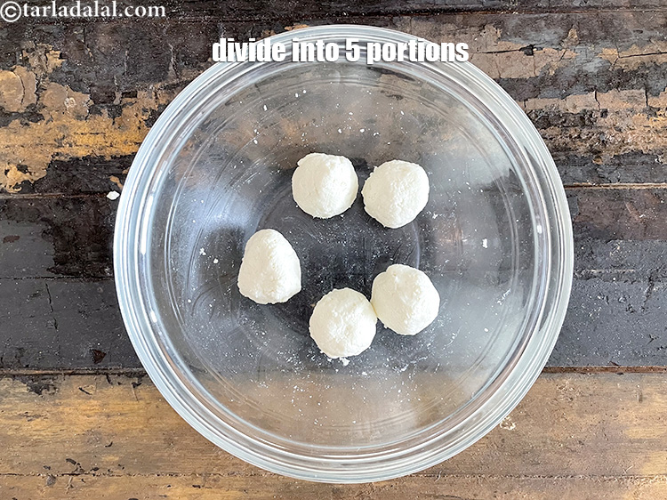 Step 10 – <meta charset="UTF-8" />Divide it into 5&nbsp;portions and roll them into balls.&nbsp;