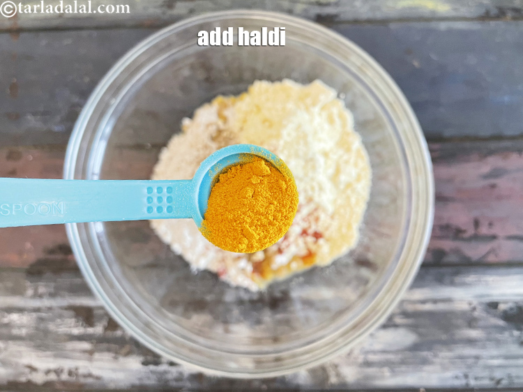 Step 11 – Add&nbsp;<meta charset="UTF-8" />1/4 tsp&nbsp;<a href="glossary-turmeric-powder-haldi-645i">turmeric powder (haldi)</a>.