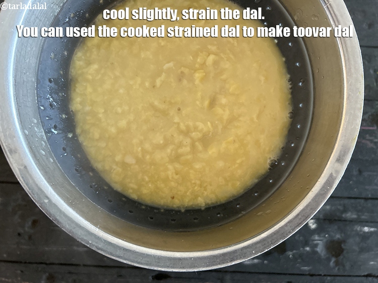स्टेप 43 – थोड़ा ठंडा होने पर दाल को छान लें।&nbsp;<strong>आप पकी हुई …