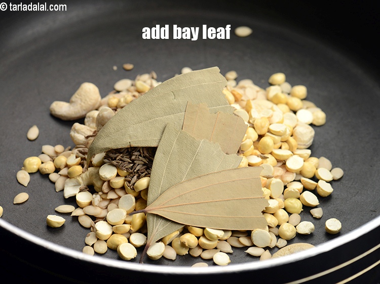 Step 7 – Add 2 bay leaf.