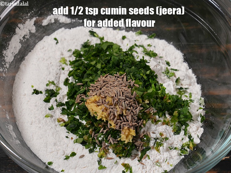 स्टेप 7 – स्वाद बढ़ाने के लिए इसमें आधा चम्मच जीरा डालें।