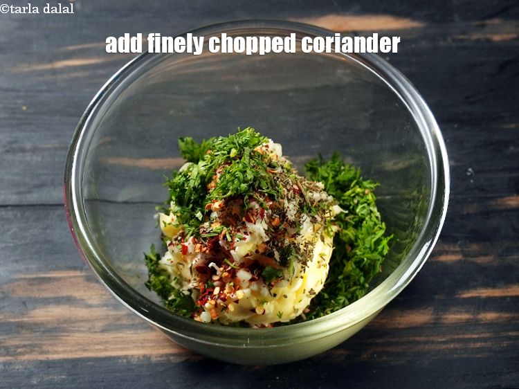 Step 7 – Add 1 tbsp finely chopped coriander.