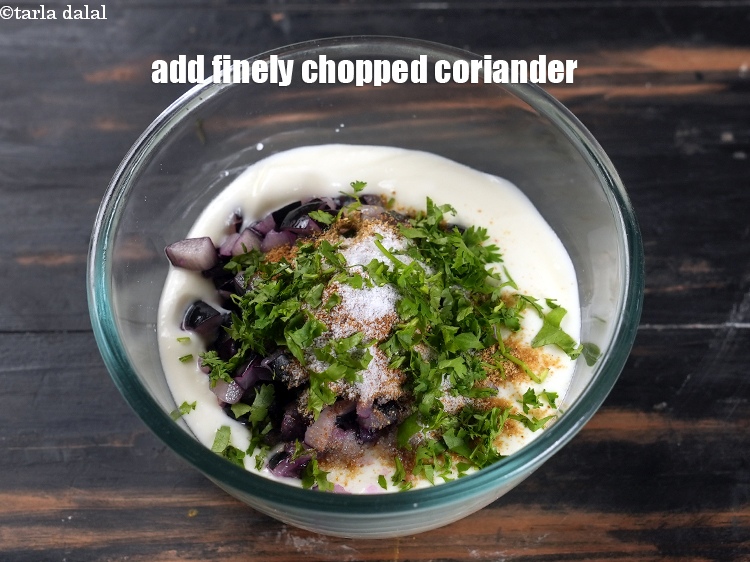 Step 8 – Add 1 tbsp finely chopped coriander.
