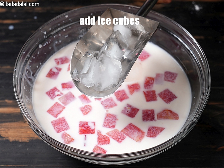Step 7 – Add 6 to 7 ice cubes.