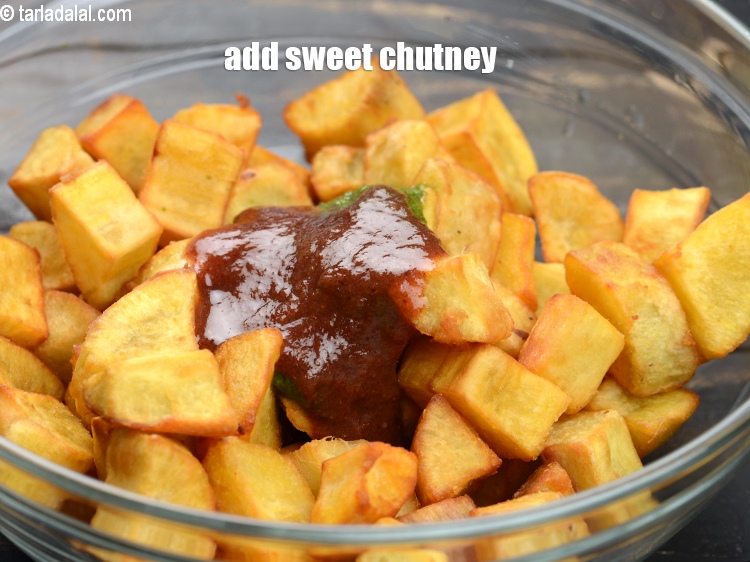 Step 7 – Add 1&frac12; tbsp <a href="https://www.tarladalal.com/sweet-chutney-22265r">sweet chutney</a>.