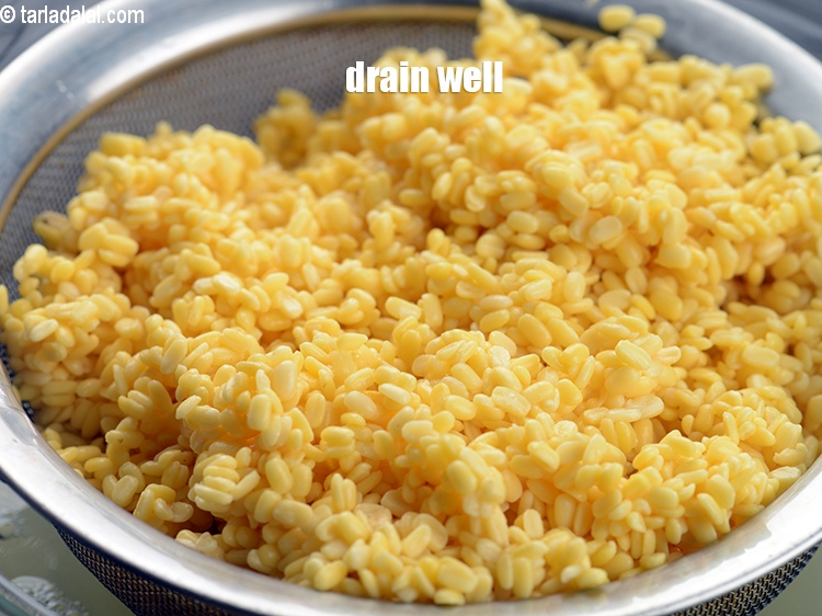 स्टेप 7 – अच्छे से निथार ले।&nbsp;