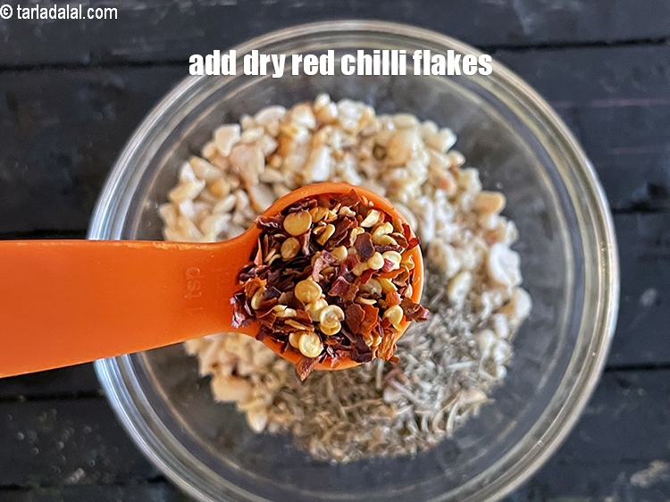 Step 19 – Add&nbsp;<meta charset="UTF-8" />1 tsp&nbsp;<a href="glossary-dry-red-chilli-flakes-paprika-338i">dry red chilli flakes (paprika)</a>.