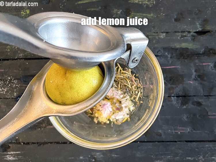 Step 20 – Add&nbsp;<meta charset="UTF-8" />1 tsp&nbsp;<a href="glossary-lemon-juice-numbi-ka-ras-nimbu-ka-juice-471i">lemon juice</a>.