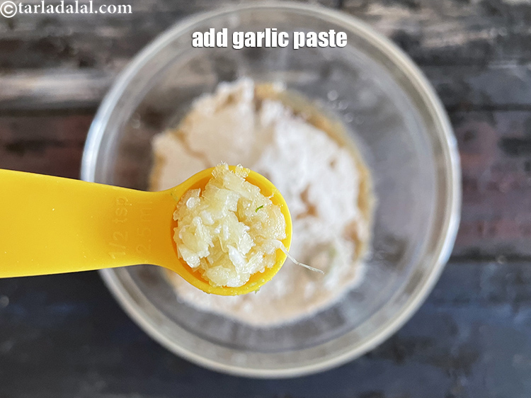 Step 8 – Add&nbsp;<!--%3Cmeta%20charset%3D%22UTF-8%22%20%2F%3E-->1/2 tsp&nbsp;<a href="glossary-garlic-paste-lehsun-ki-paste-lahsun-ki-paste-350i">garlic (lehsun) paste</a>.